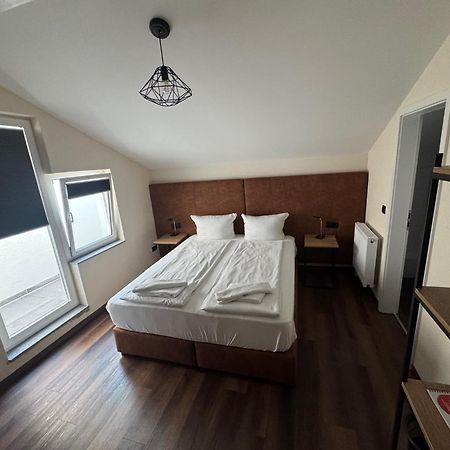 Hotel Capitol Zentrum - 24H - Friedrichshafen Eksteriør bilde