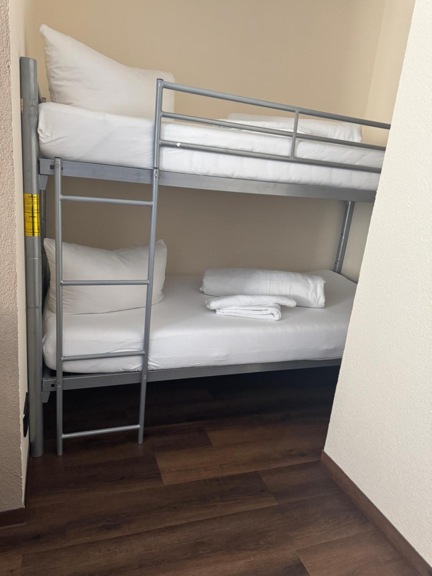Hotel Capitol Zentrum - 24H - Friedrichshafen Eksteriør bilde