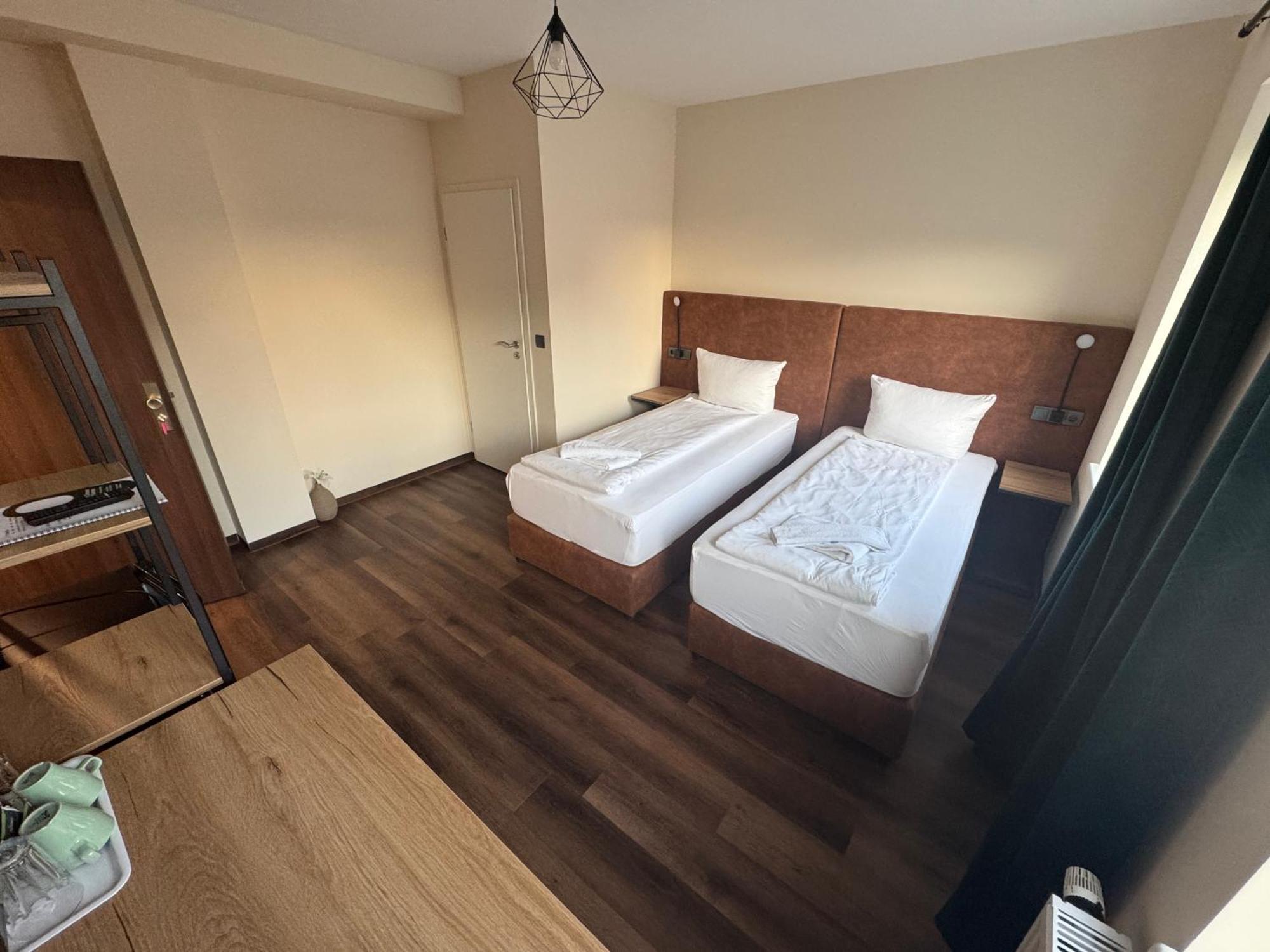 Hotel Capitol Zentrum - 24H - Friedrichshafen Eksteriør bilde