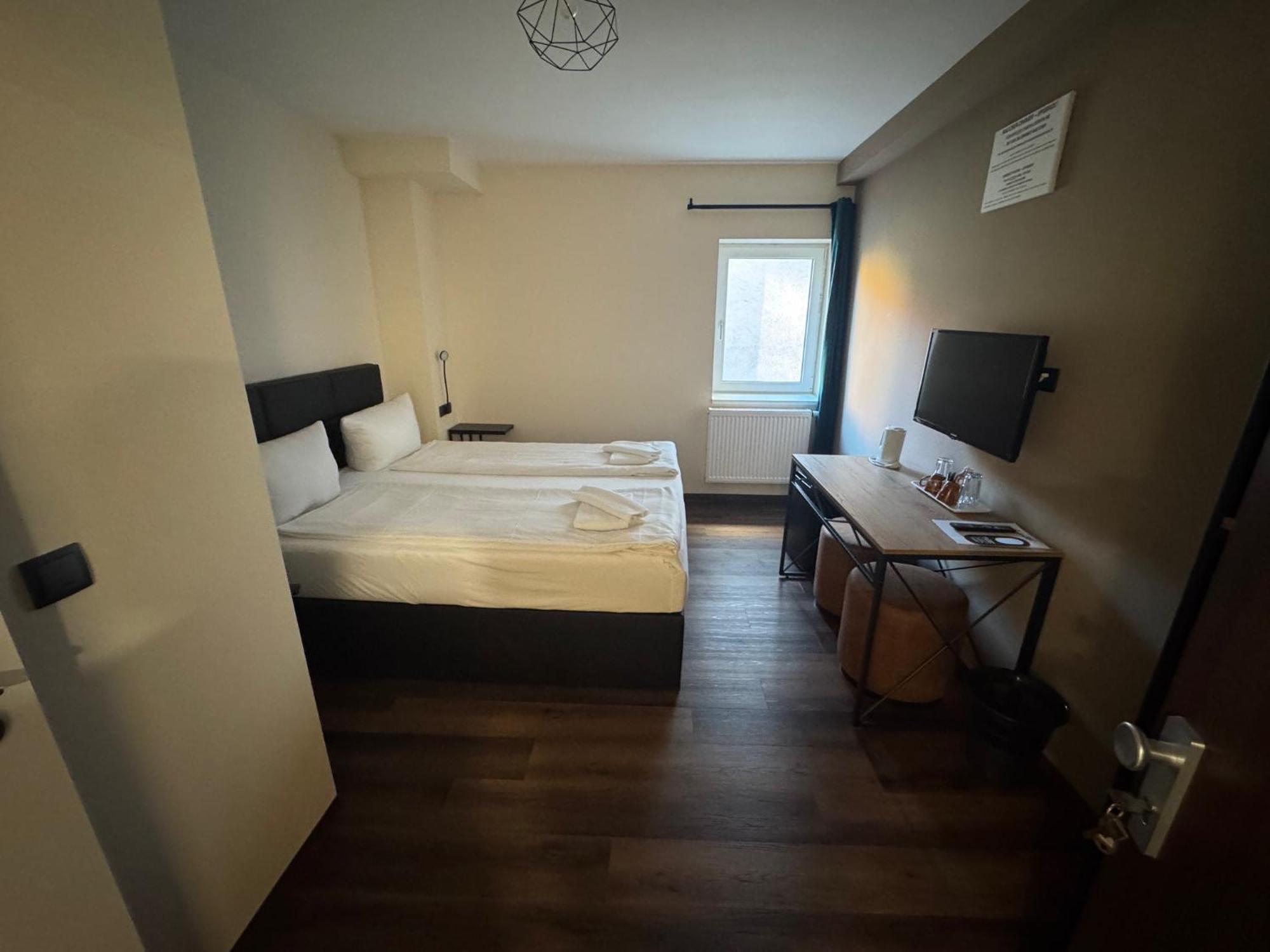 Hotel Capitol Zentrum - 24H - Friedrichshafen Eksteriør bilde