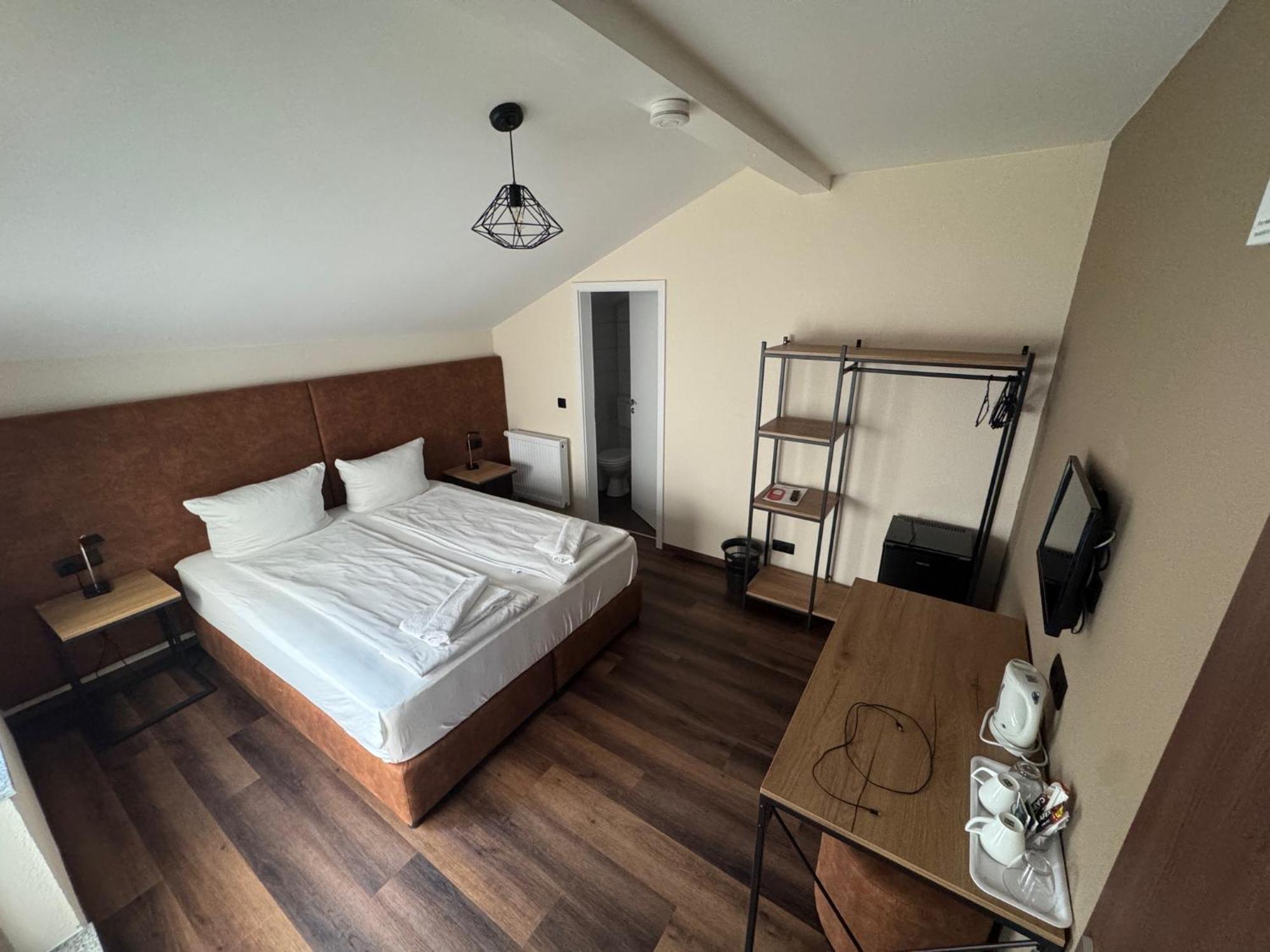 Hotel Capitol Zentrum - 24H - Friedrichshafen Eksteriør bilde