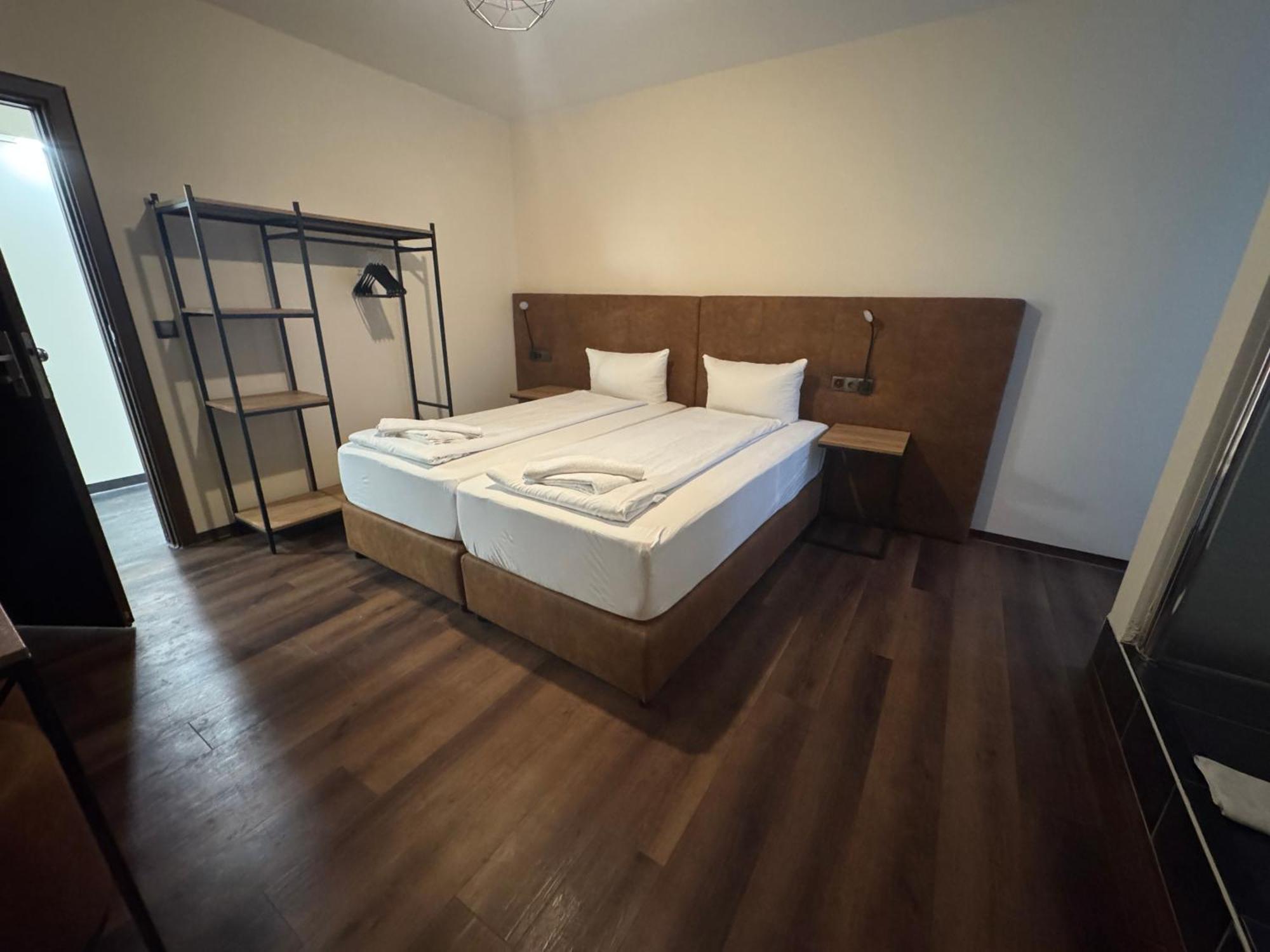 Hotel Capitol Zentrum - 24H - Friedrichshafen Eksteriør bilde