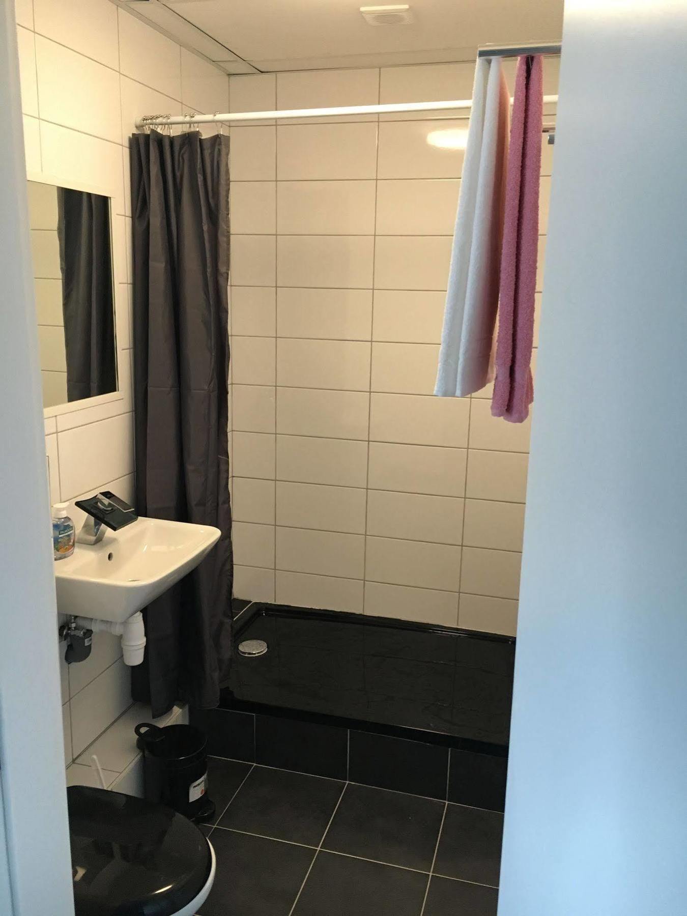 Hotel Capitol Zentrum - 24H - Friedrichshafen Eksteriør bilde