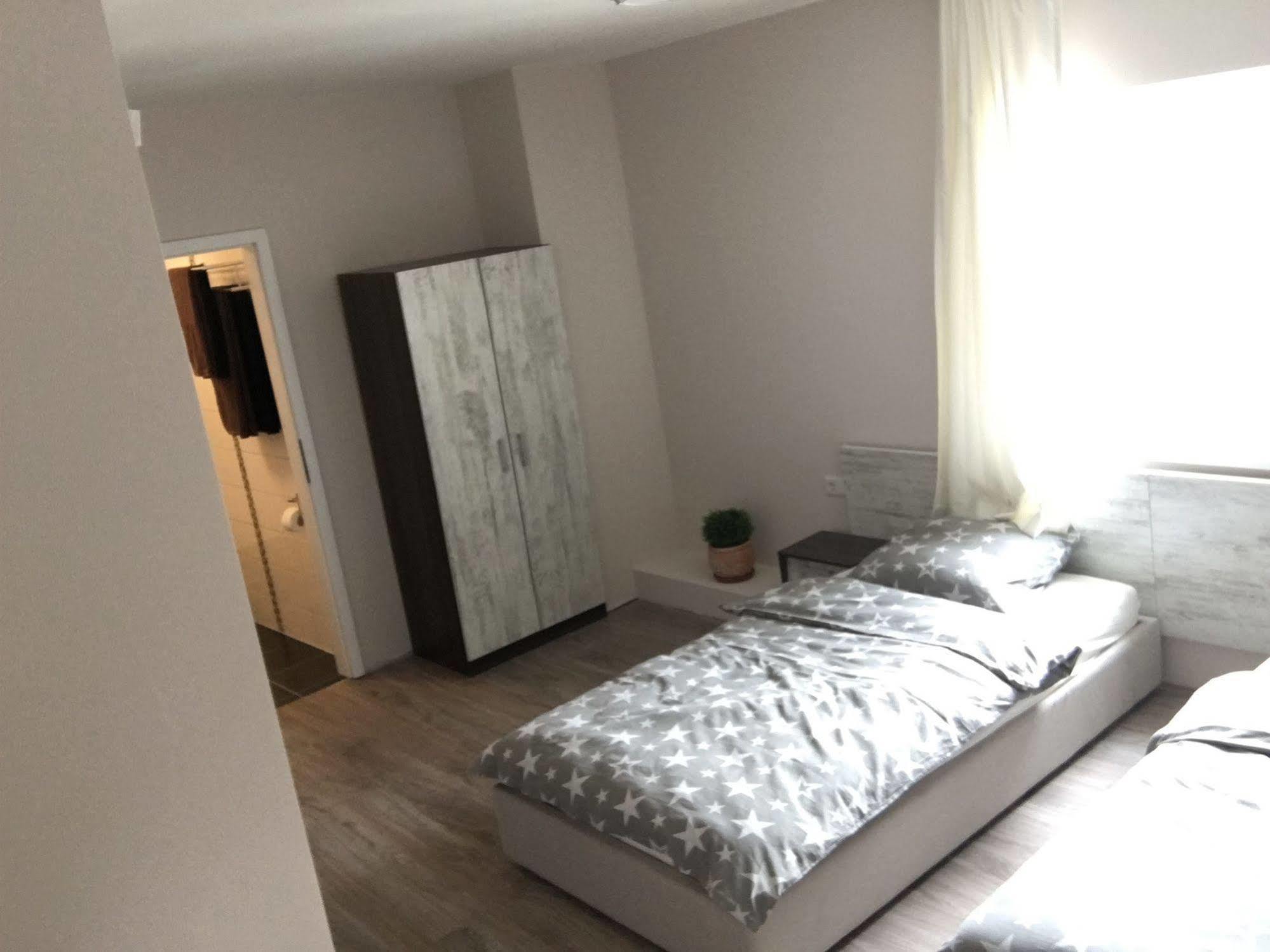Hotel Capitol Zentrum - 24H - Friedrichshafen Eksteriør bilde
