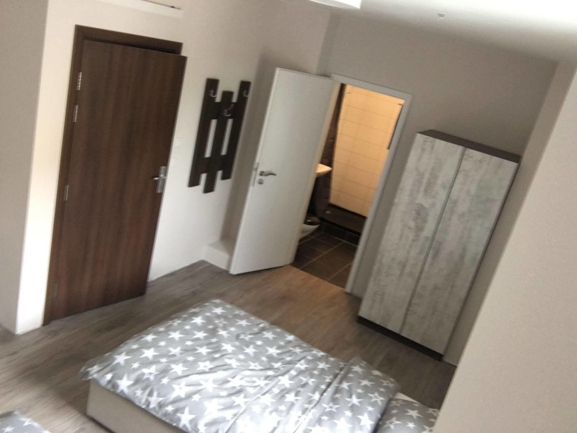 Hotel Capitol Zentrum - 24H - Friedrichshafen Eksteriør bilde